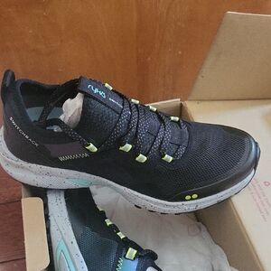 Ryka Switchback Black and Green Athletic Shoes US 9 Medium